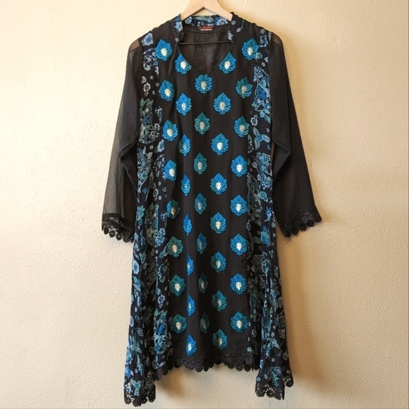 C. Square Black Floral Tunic Dress Size 42/M - Picture 1 of 6